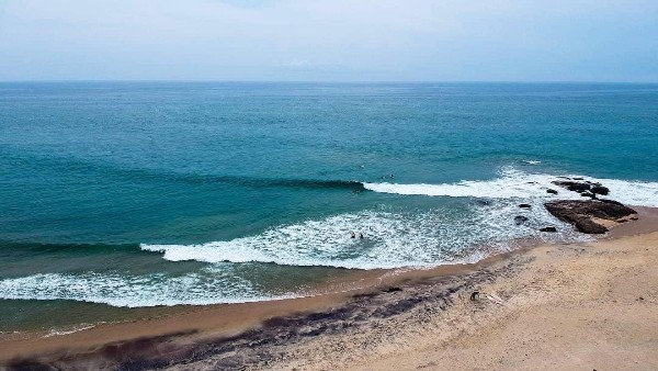 All the surf spots around Arugm Bay have perfect waves
